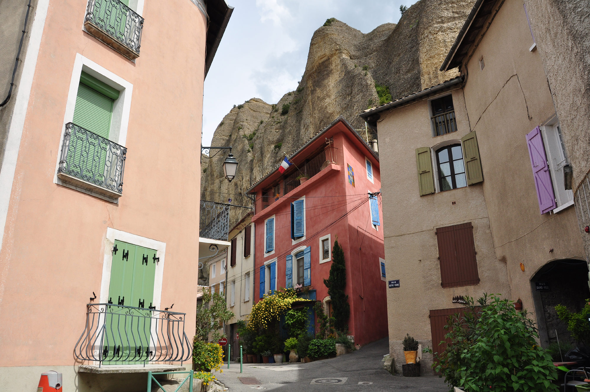 Les Mees